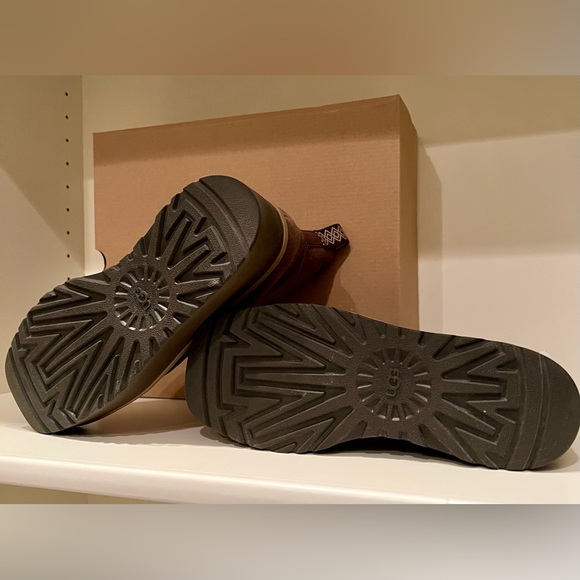 UGG Hickory Suede Cityfunc Zip front Water-Resistant Platform Bootie - Picture 5 of 10